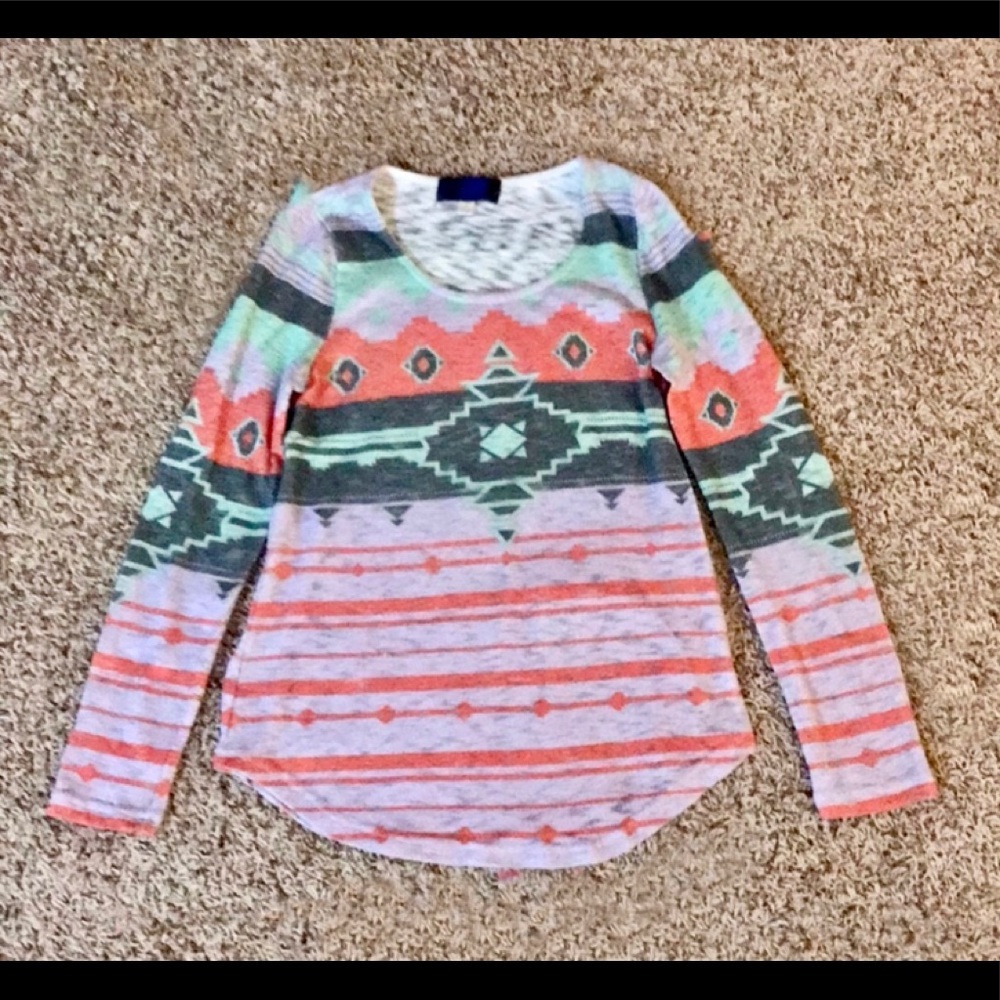 #Aztec Boutique Top - Picture 2 of 6